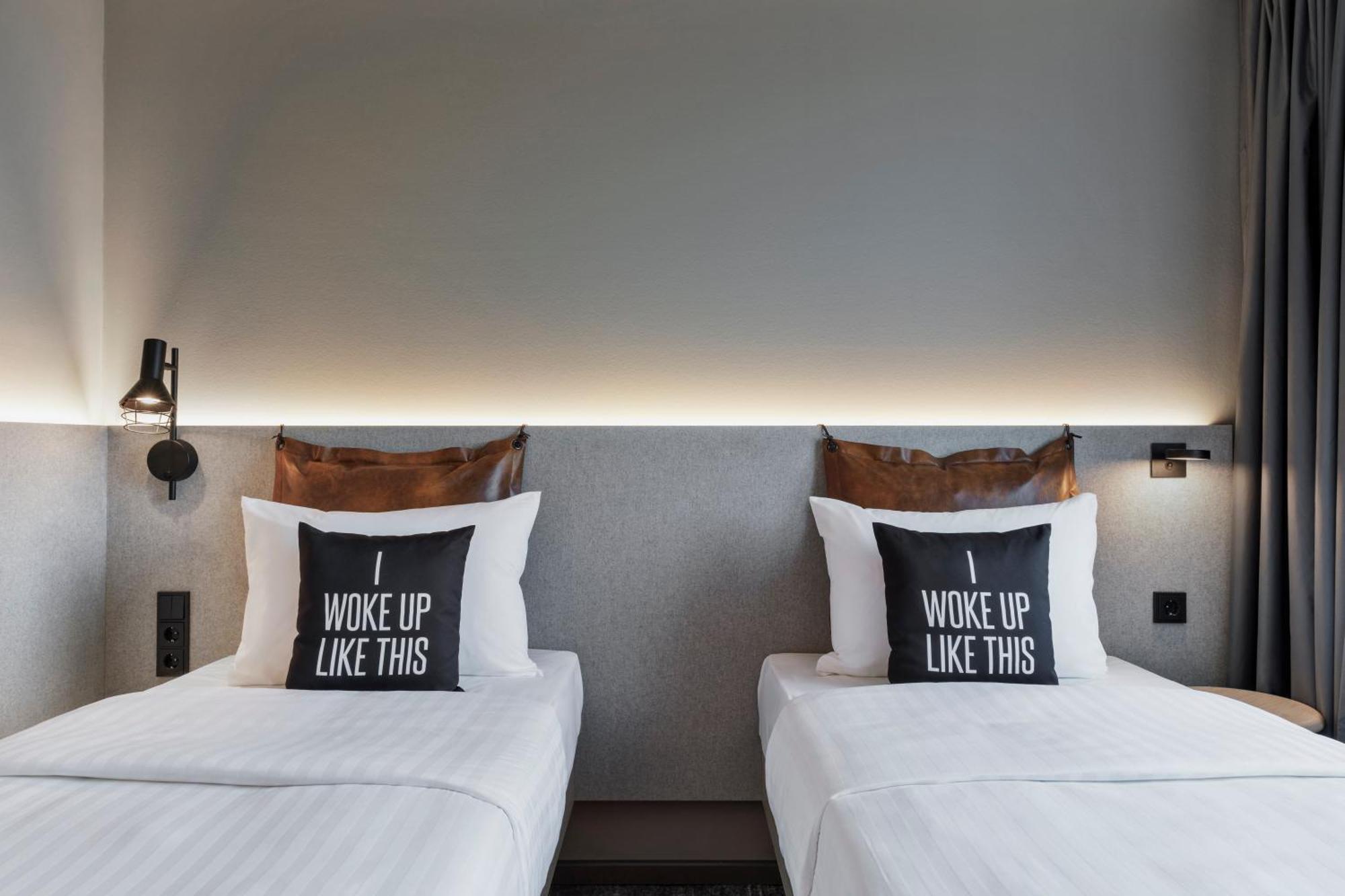 Moxy Hamburg City Kültér fotó